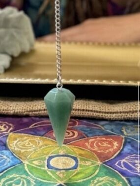 Green Aventurine Pendulum Necklace - Brand Unspecified
